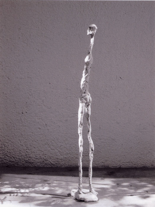 Bewegung / Hygieia 3 / Stehen. Balancieren. Hygieia. Steinzeug (c) Ruth Gossweiler