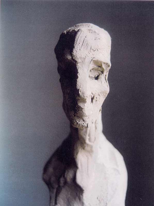 Membran / Kazuo Ono 2 / Kazuo Ono. Portrait. Tänzer. Abstraktion mit Expressivität. Modellierte Tonstudie. Sizilianischer Ton. (c) Ruth Gossweiler
